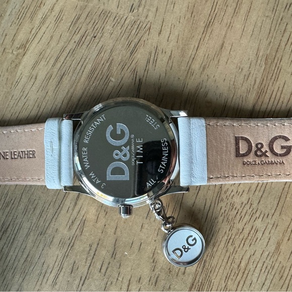 D&G GLORIA WHITE LEATHER AND CRYSTAL WOMENS WATCH DW0091 - Picture 6 of 9